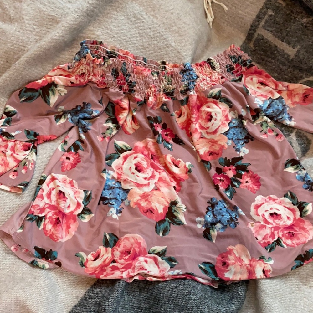 Off the Shoulder flower top